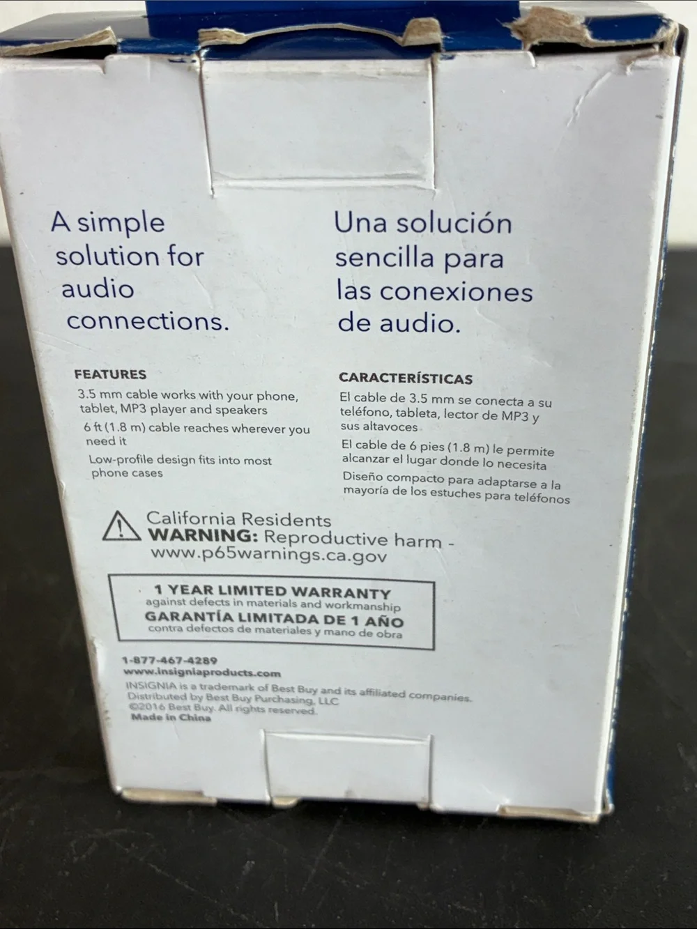 Insignia 6 ft 3.5mm Audio Cable - Black
